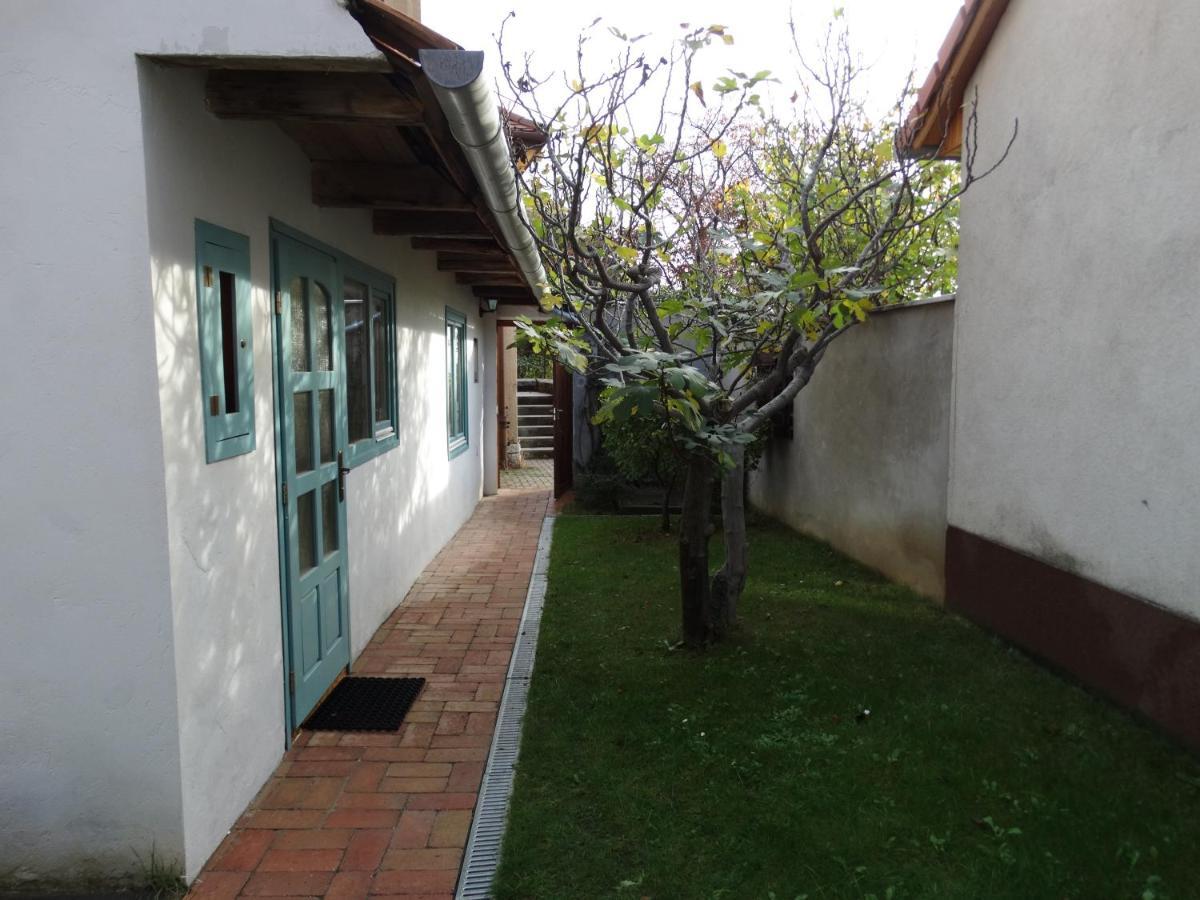 Tettyei Haziko Apartment Pecs Exterior photo